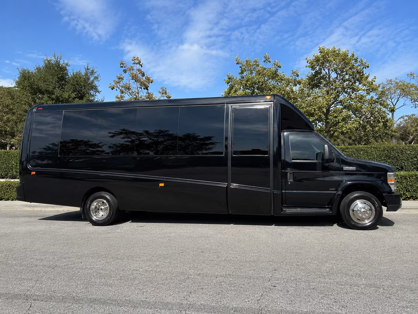 bus rentals for bands performers and production groups in worcester
