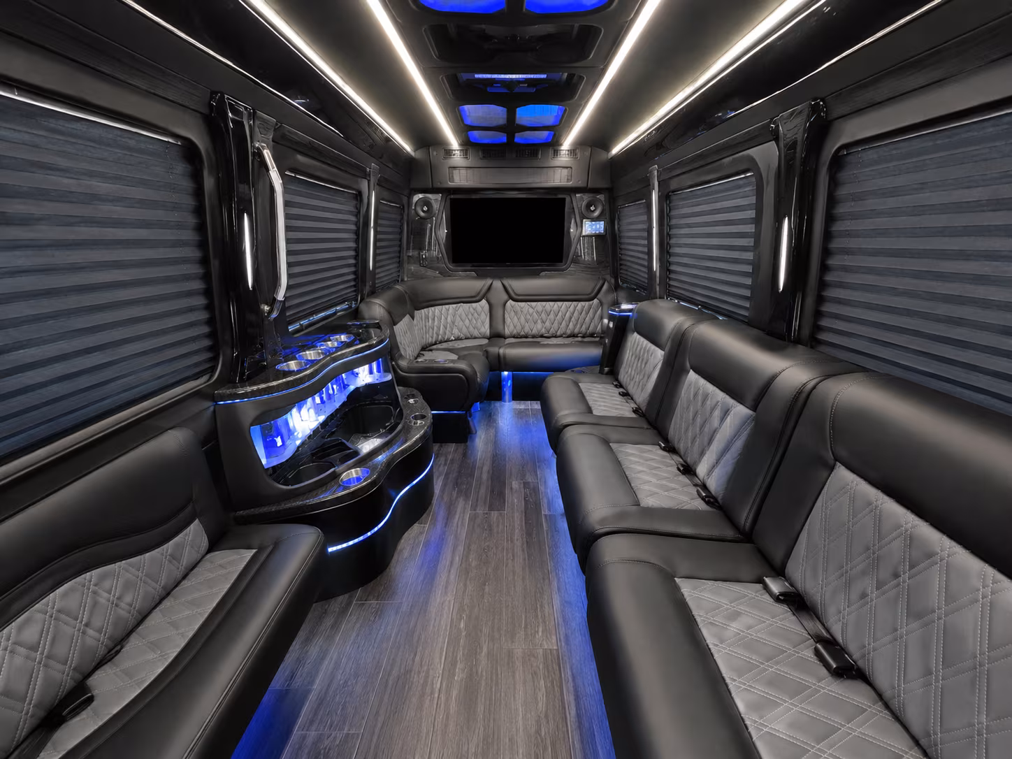 group bus rentals for holy cross wpi and clark university events