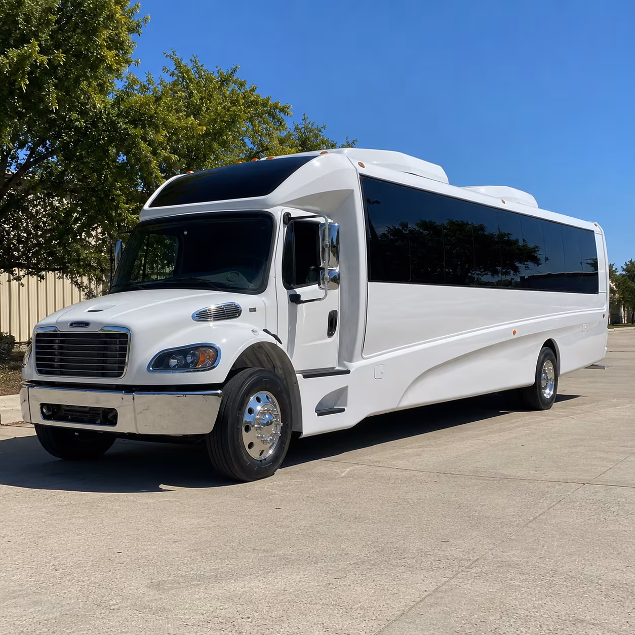 worcester 15 passenger minibus