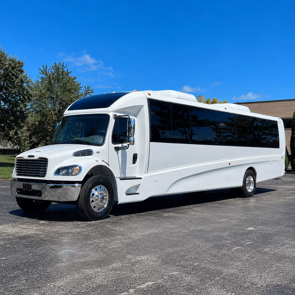 worcester 35 passenger minibus